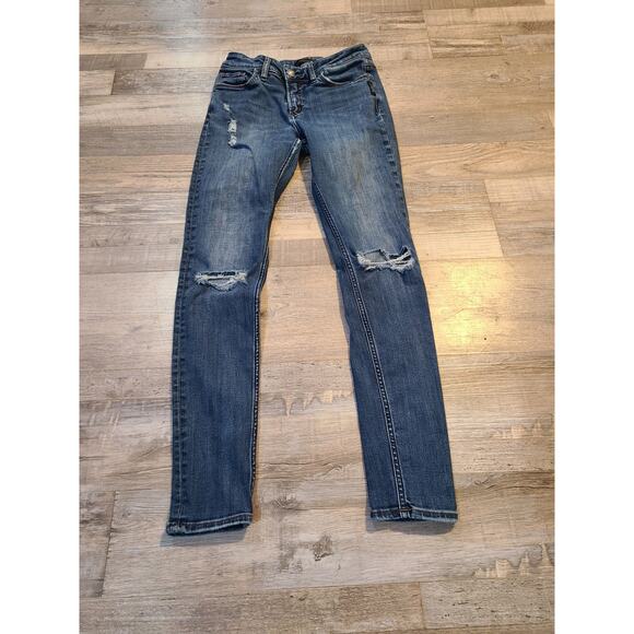 Silver Jeans, W26/L31. Good condition. No stains, rips or imperfections. - Picture 1 of 9